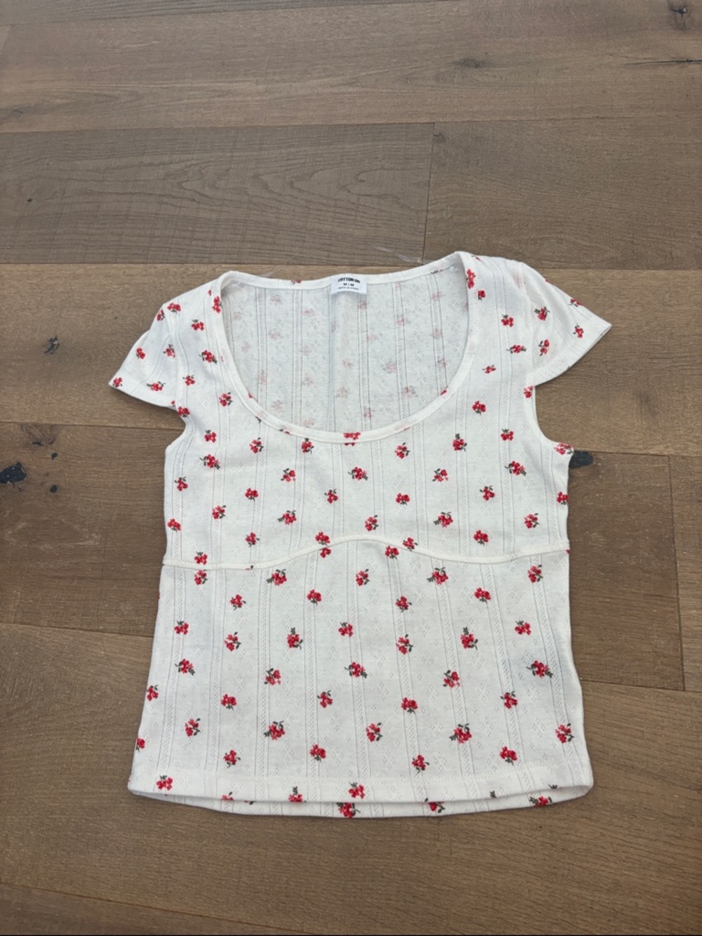Cotton On White Scoop Neck Knit Top with Red Floral Print